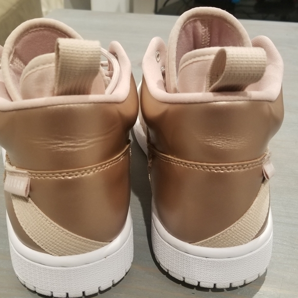 Nike Jordan Fadeaway SE, Size 6 - Picture 3 of 6